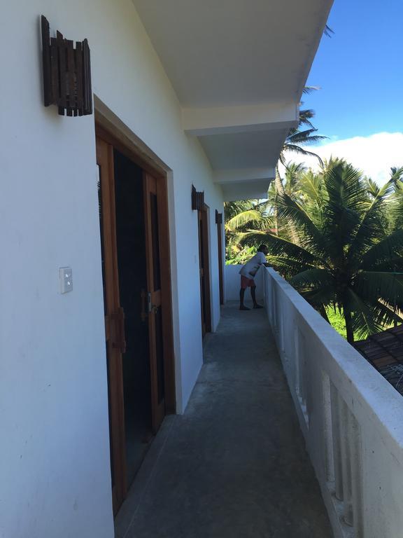 韦利格默 厚脸皮猴子冲浪营旅馆酒店 外观 照片