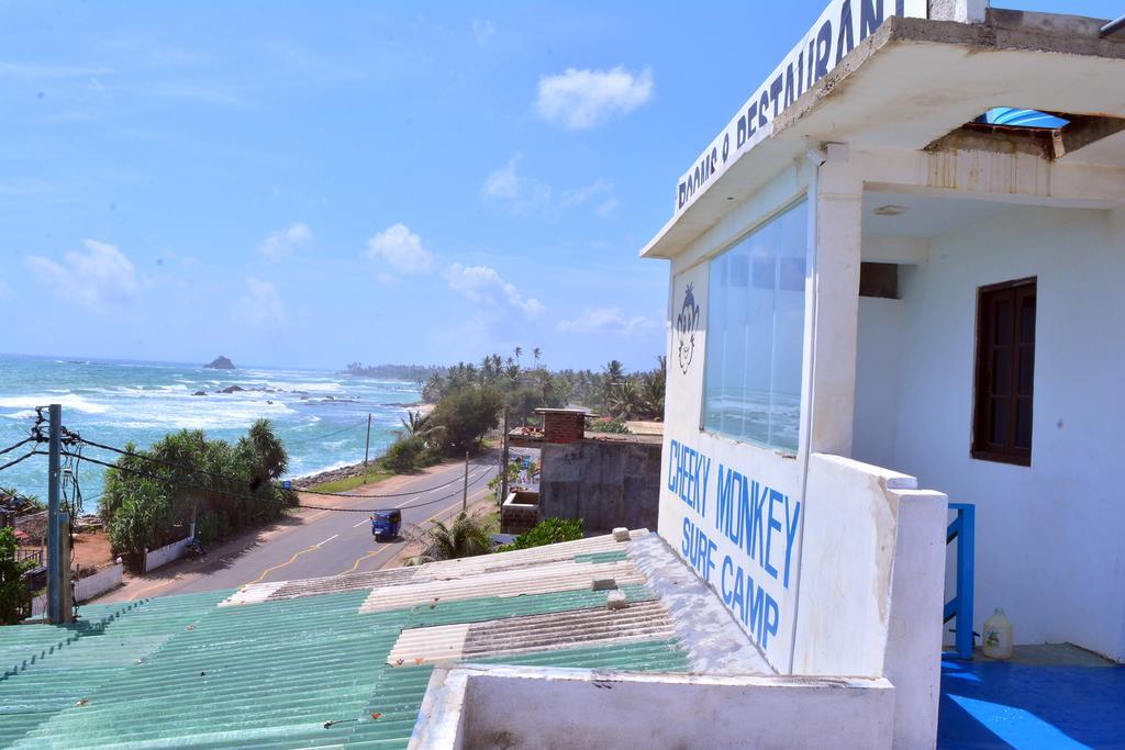 韦利格默 厚脸皮猴子冲浪营旅馆酒店 外观 照片