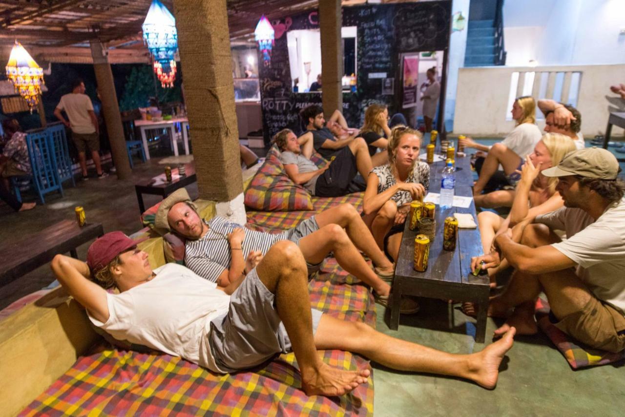 韦利格默 厚脸皮猴子冲浪营旅馆酒店 外观 照片